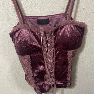 Duo top
Color: Purple/pink
Size: Medium